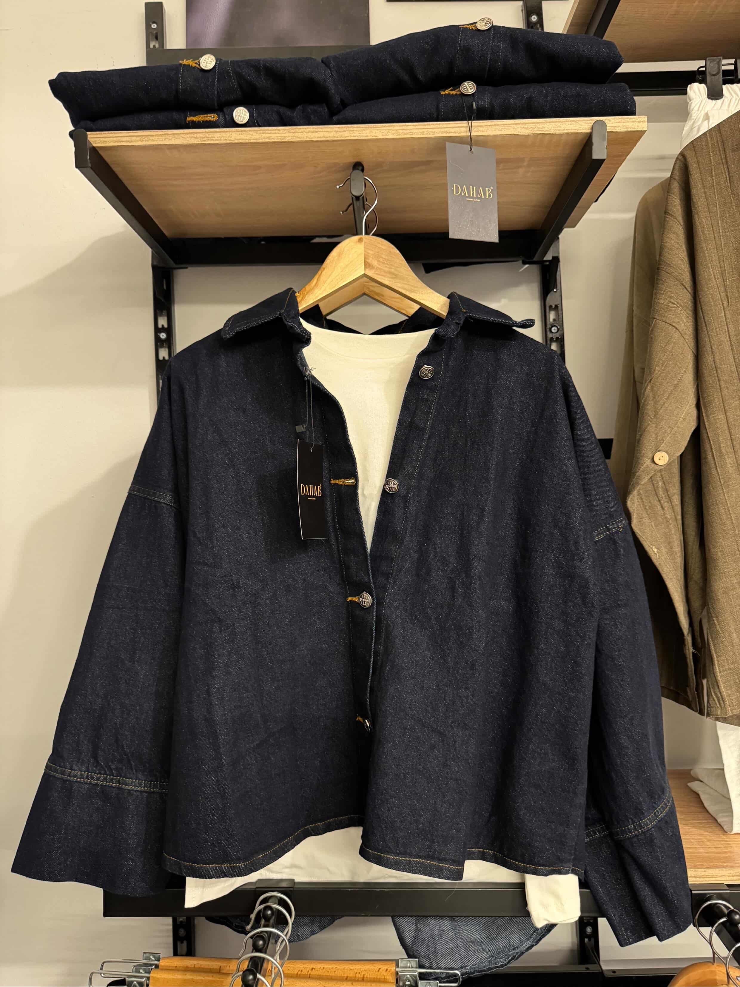 Wide sleeves denim jacket