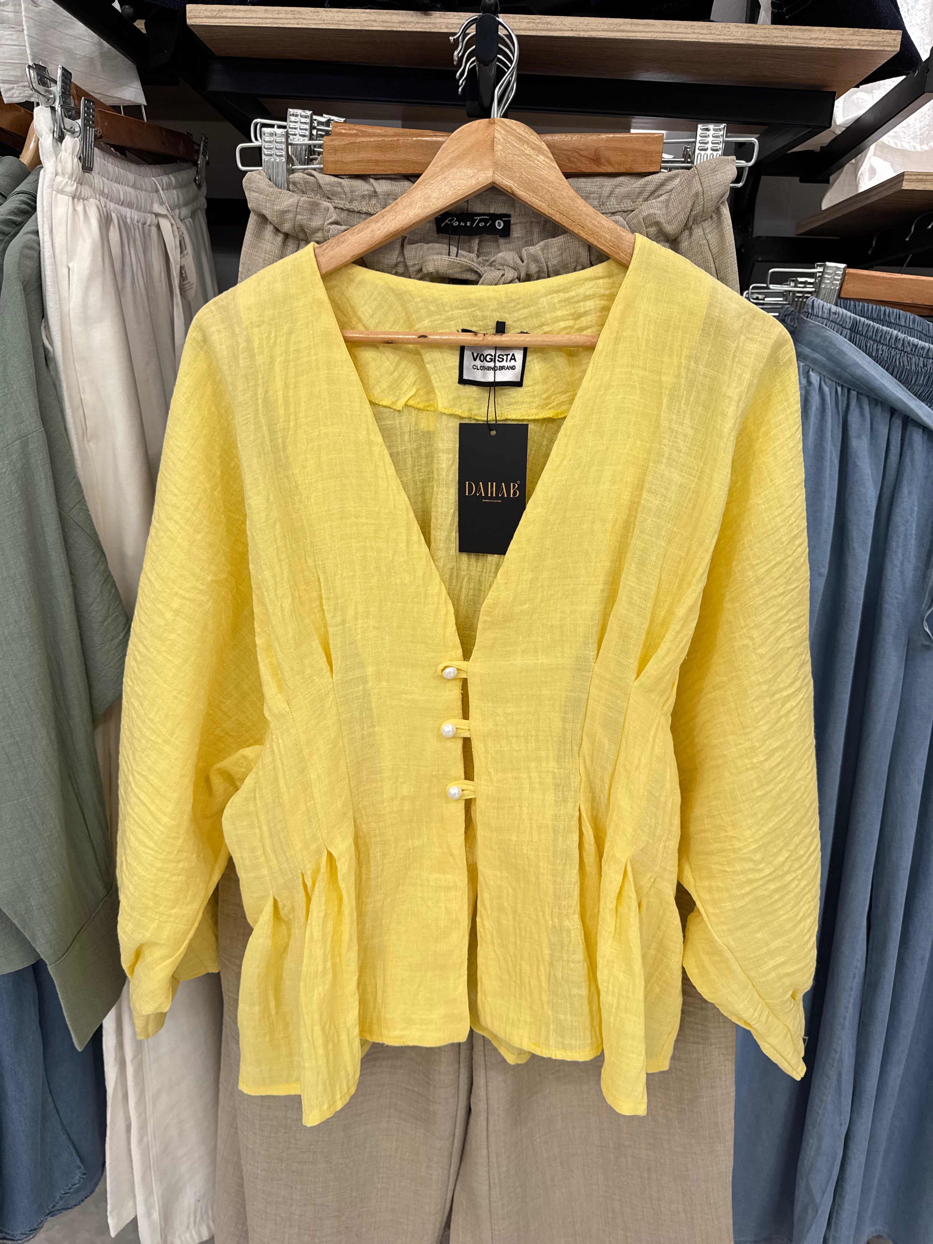 Puff sleeves blouse